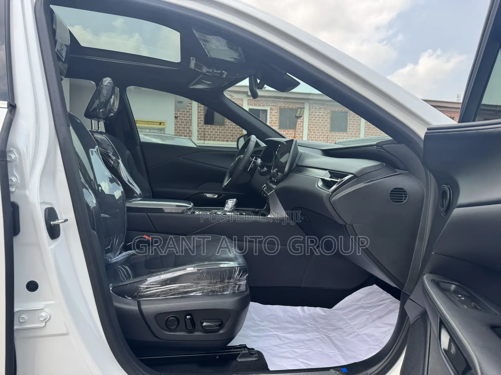 Lexus RX 2023 White