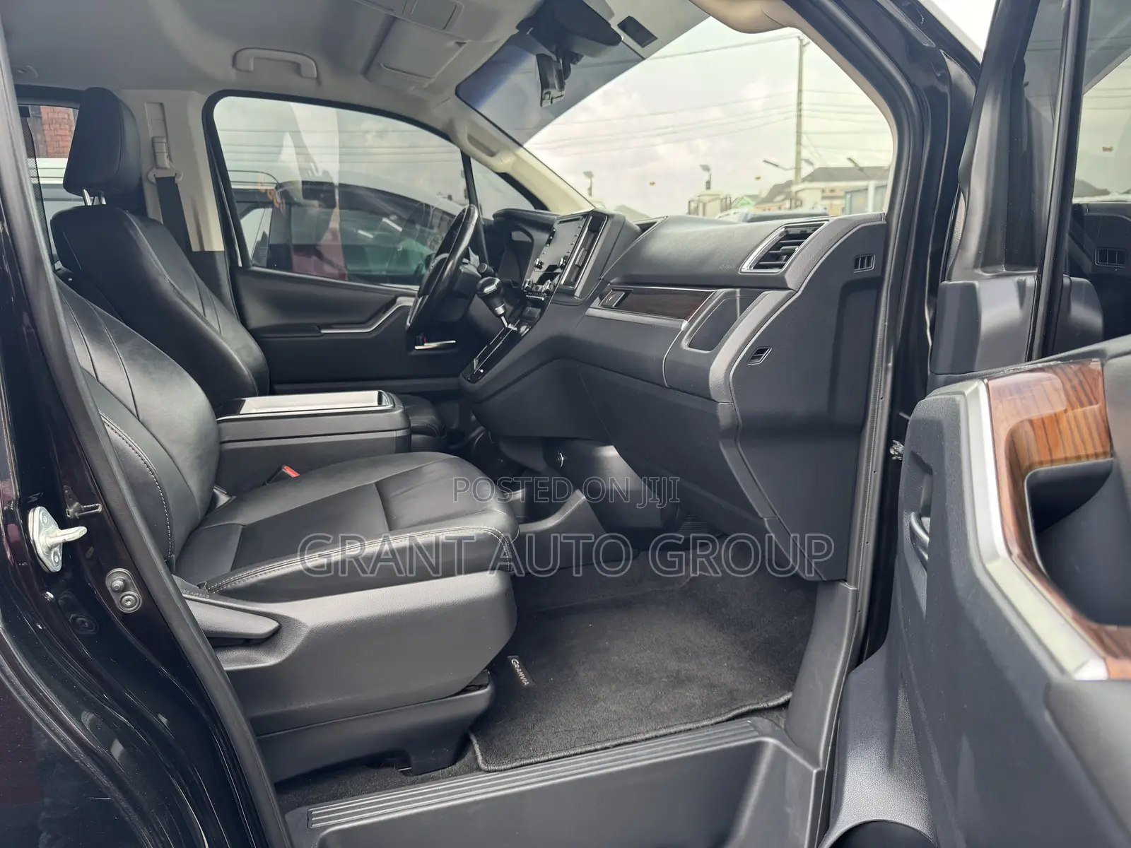 Toyota Granvia 2020 Black