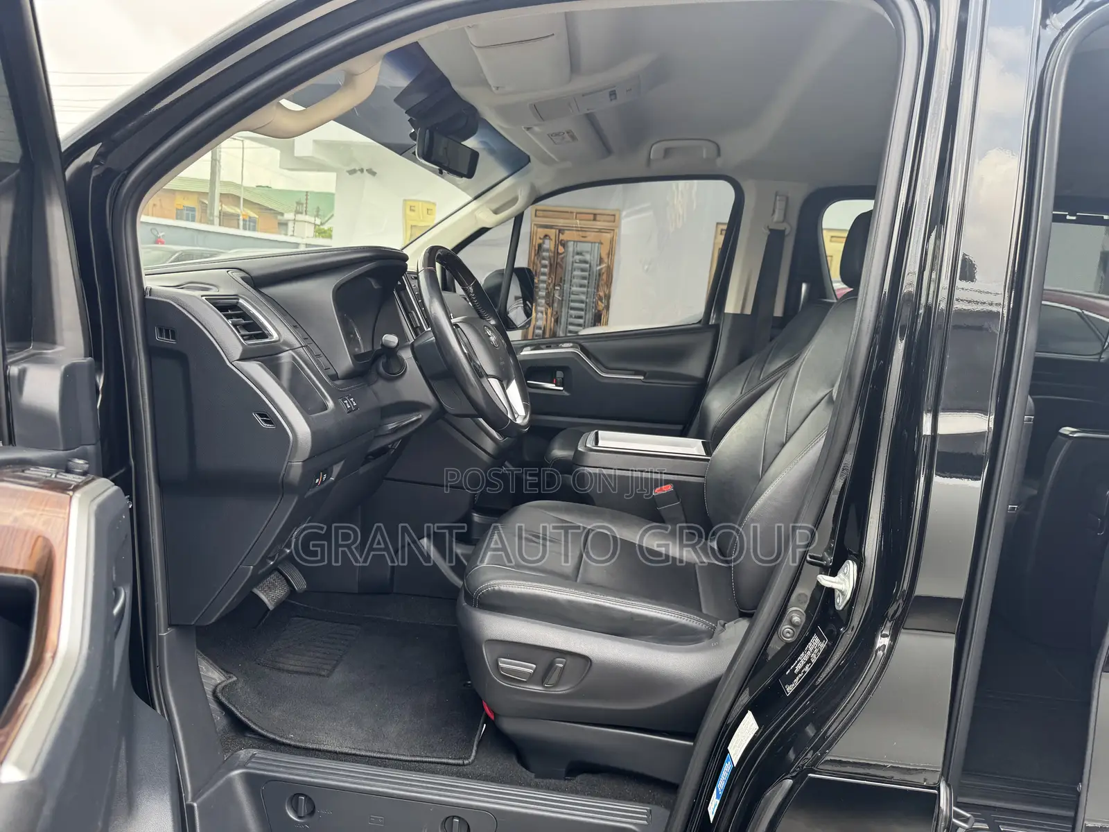 Toyota Granvia 2020 Black