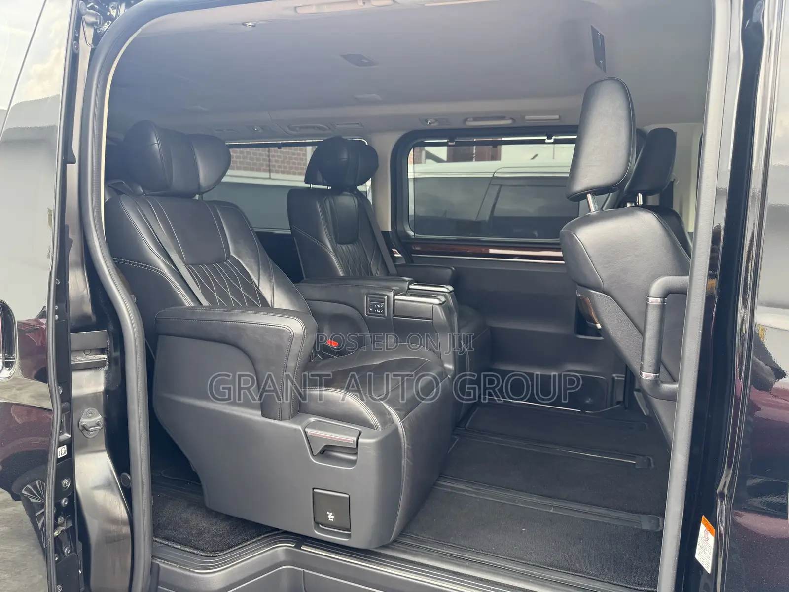 Toyota Granvia 2020 Black