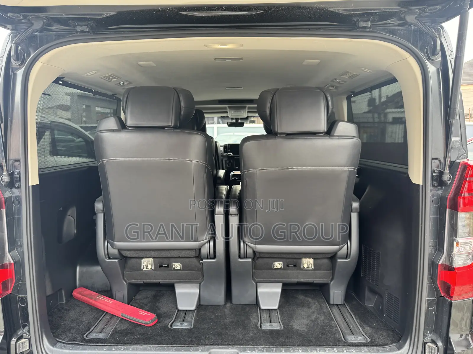 Toyota Granvia 2020 Black