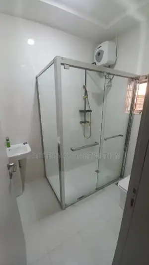 Cleanshowercubicleaquaglasshaven