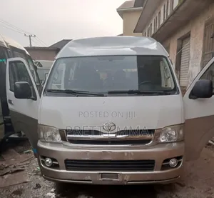 Toyota HiAce 2018 Beige