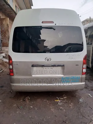 Toyota HiAce 2018 Beige