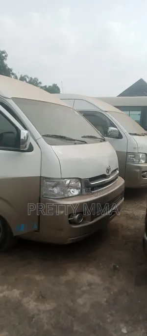 Toyota HiAce 2018 Beige