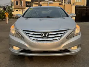 Hyundai Sonata Limited Sedan FWD (2.4L 4cyl 6A) 2013 Silver