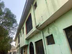 12bdrm Block of Flats in Benin City for sale