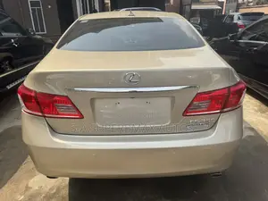 Lexus ES 350 2011 Gold