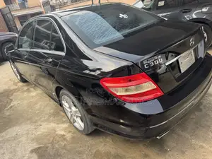 Mercedes-Benz C300 2011 Black