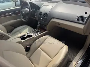Mercedes-Benz C300 2011 Black