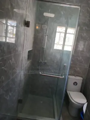 Refreshingshowercubicleexperience