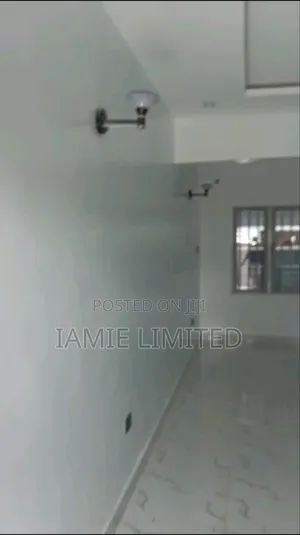 3bdrm Block of Flats in Agadaga, Warri for rent