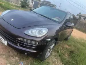 Porsche Cayenne 2013 Brown