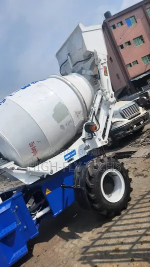 Mobile Self-loading Concrete Mixer