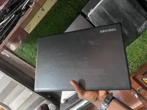 Photo - Laptop Toshiba Qosmio X300 4GB Intel Core I3 HDD 500GB