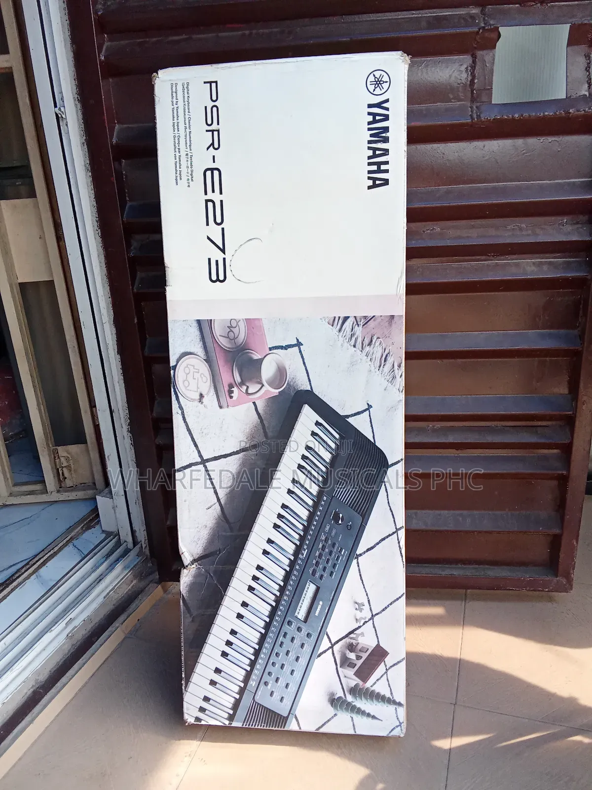 Yamaha PSR E273 Keyboard