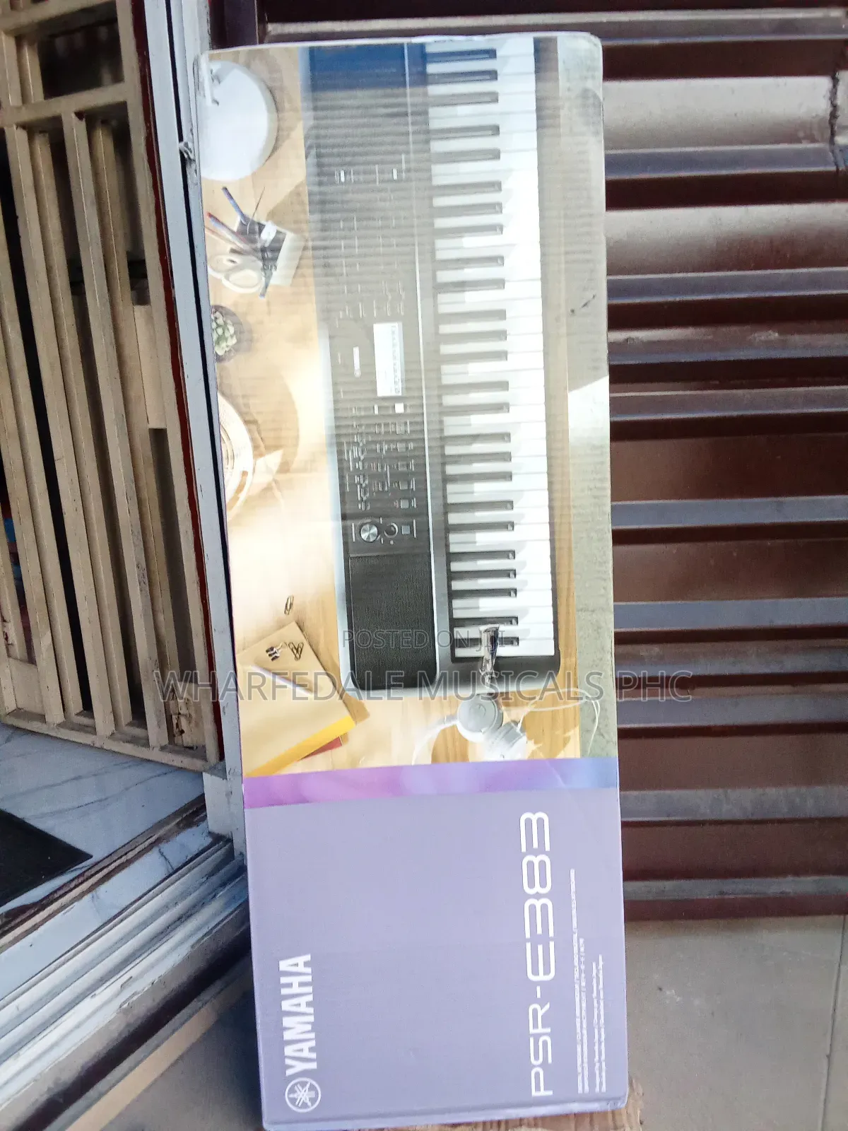 Yamaha PSR E383 Keyboard