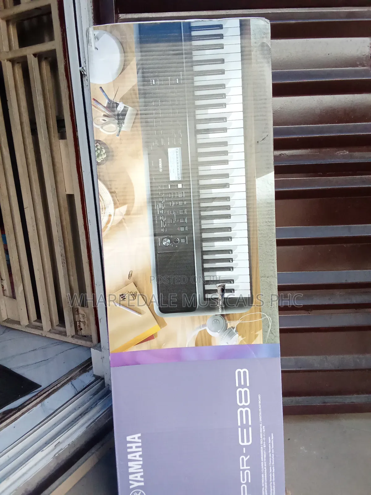 Yamaha PSR E383 Keyboard