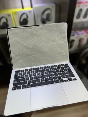 New Laptop Apple MacBook Air 2024 M3 13-Inch 16GB Apple M3 SSD 512GB