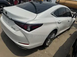 Lexus ES 350 Luxury 2021 White