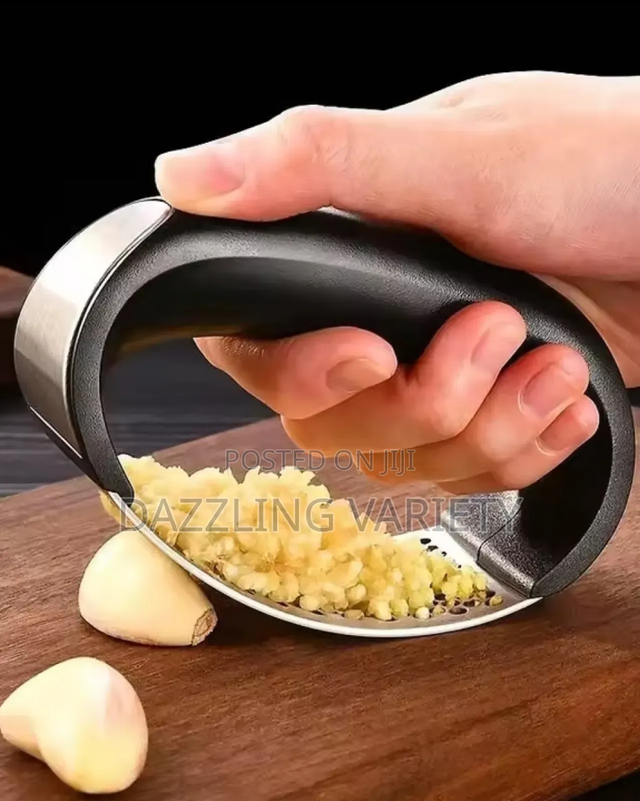 Manual Garlic Crusher With Comfortable Grip Handle