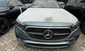 New Mercedes-Benz E300 2024 Blue