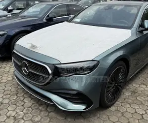 New Mercedes-Benz E300 2024 Blue