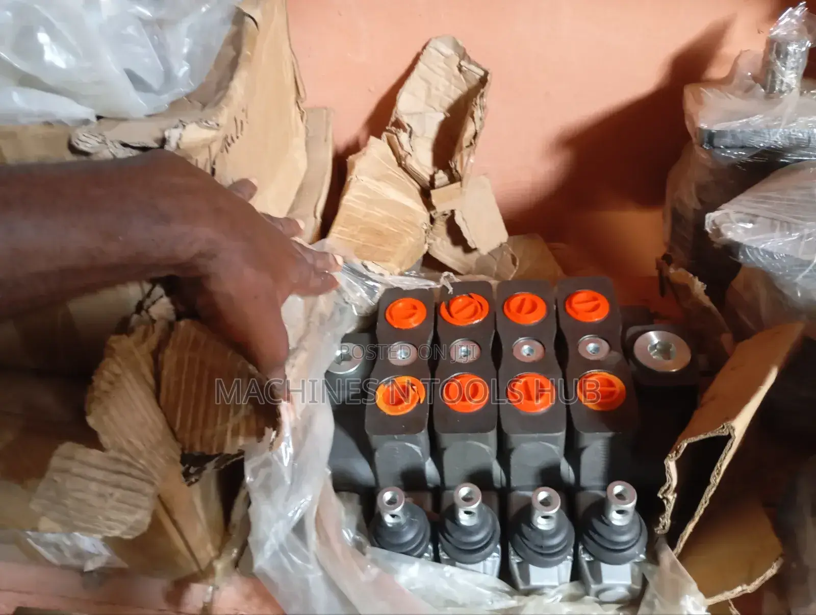 4 Spools Hydraulic Proportional Control Valve