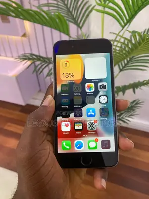 Photo - Apple iPhone 6s 64 GB Gray