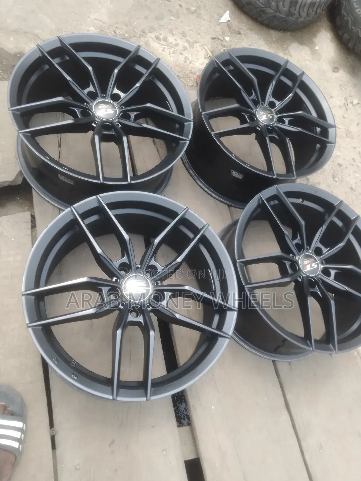 Durable Math Black Rims 17. Inch
