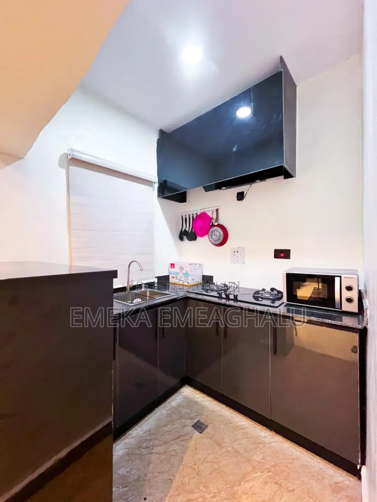 Sharp 2 Bedroom Flat