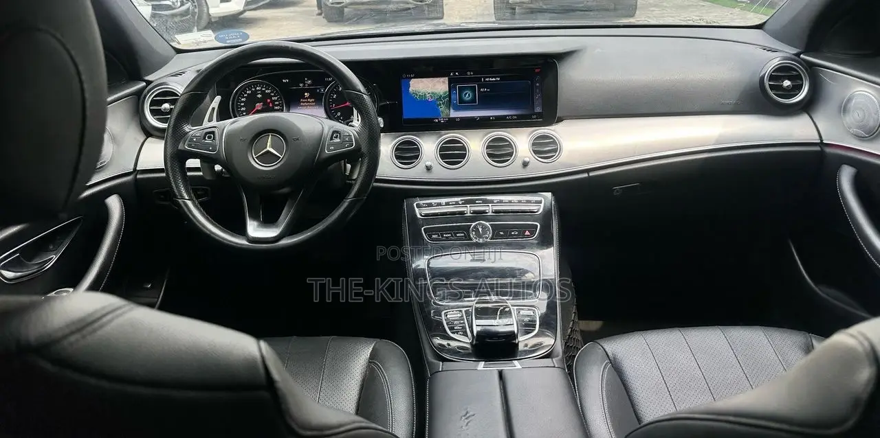 Mercedes-Benz E300 2018 Blue