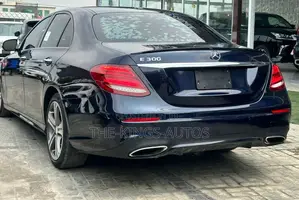 Mercedes-Benz E300 2018 Blue