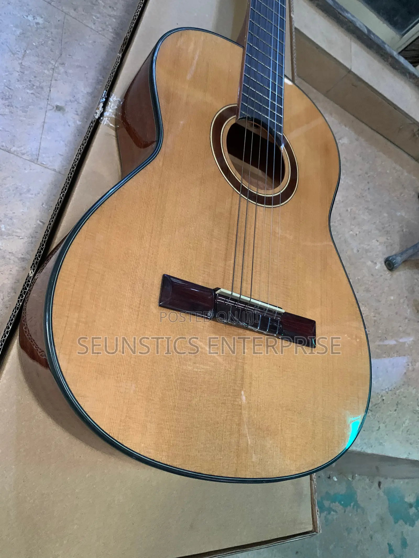 Quality Ibanez GA15 NT Classical Acoustic Guitar