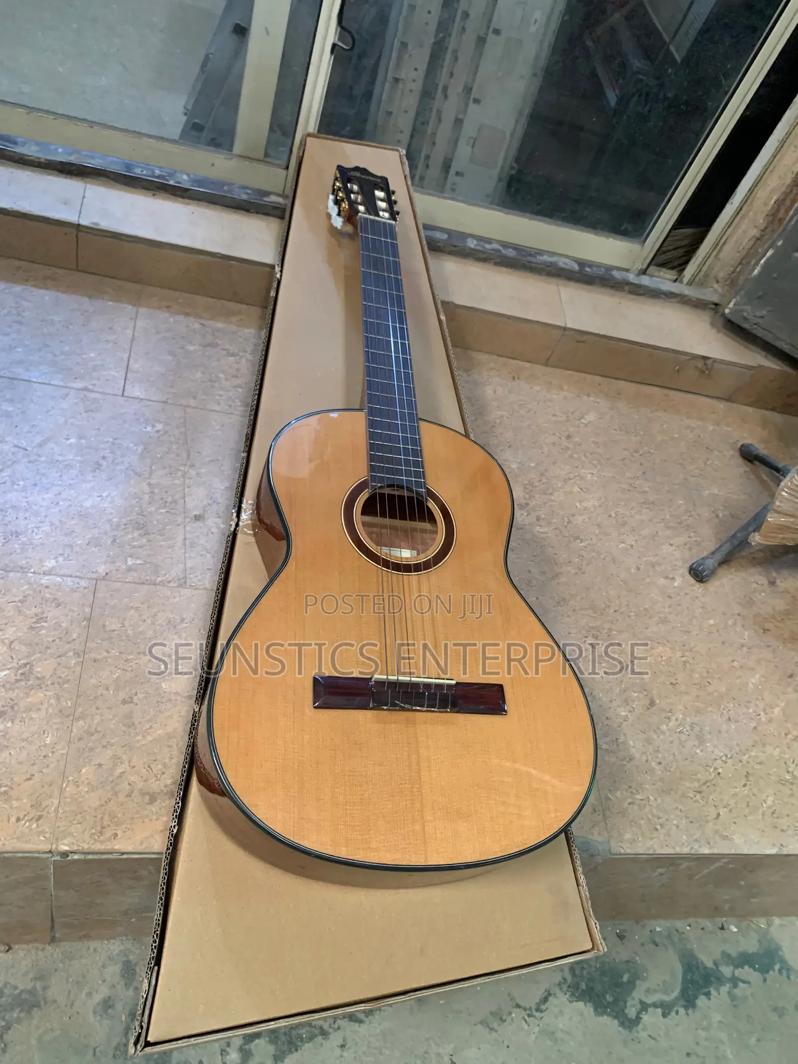Quality Ibanez GA15 NT Classical Acoustic Guitar