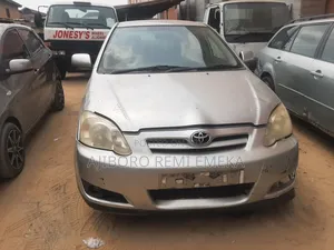 Toyota Corolla 1.6 VVT-i Luna Limousine 2006 Silver