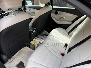Mercedes-Benz C300 Base AWD 4Matic Sedan (2.0L 4cyl 7A) 2015 Black
