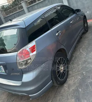 Photo - Toyota Matrix 2005 Blue