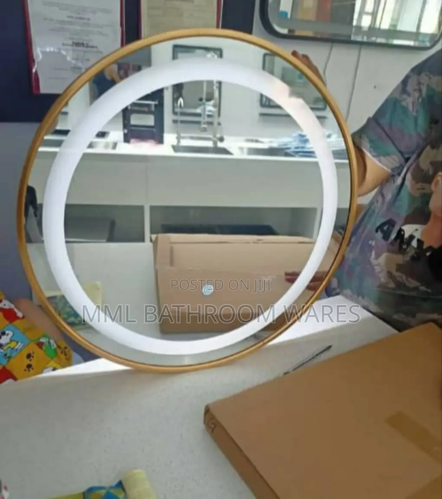 Frame Round Mirror With Light (Led)