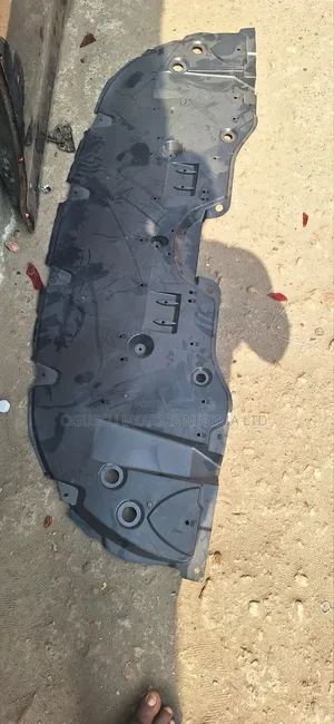 Engine Cover Between Bumper & Radiator Under Highlander 2020