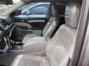 Toyota Highlander XLE V6 4x2 (3.5L 6cyl 6A) 2016 Gray