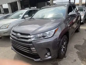 Toyota Highlander XLE V6 4x2 (3.5L 6cyl 6A) 2016 Gray