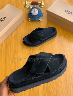 Photo - UGG Goldenstar Slides