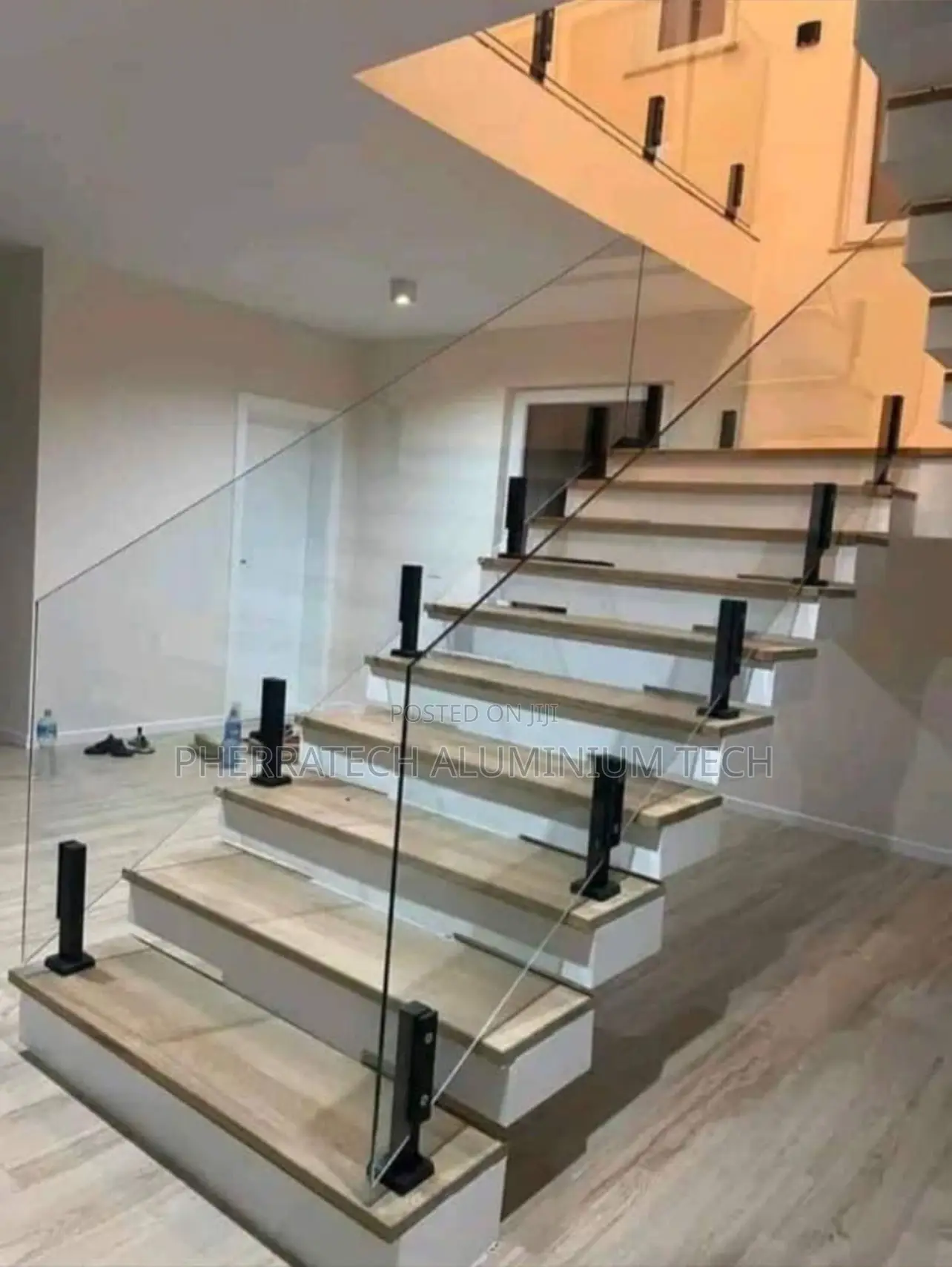 Staircase Frameless 10mm Glass