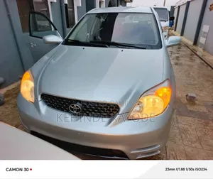 Photo - Toyota Matrix 2005 Silver