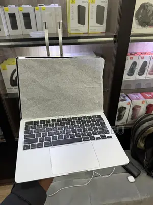 New Laptop Apple MacBook Air 2024 M3 13-Inch 16GB Apple M3 SSD 512GB