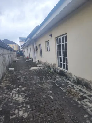 Photo - 5bdrm Bungalow in Thomas Estate for sale