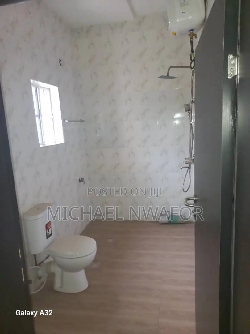 Furnished 2bdrm Block of Flats in Alapere for sale
