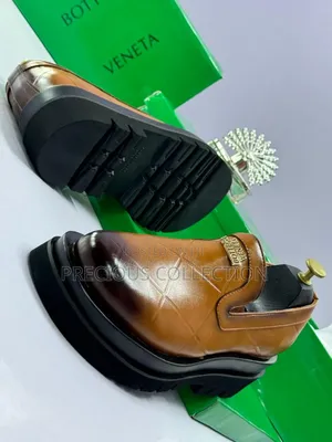 Mens Bottega Pull Up Glossy Leather Shoe