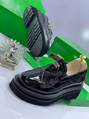 Mens Bottega Pull Up Glossy Leather Shoe